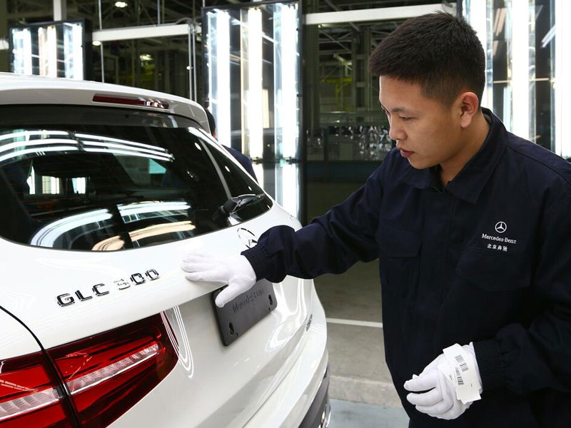 Коронавирус: Daimler оптимистично открывает завод в Китае