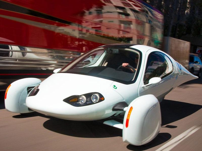 Сверхэффективный автомобиль Aptera, заряженный солнечной энергией: при нефти за 25 долларов меняет свою привлекательность?