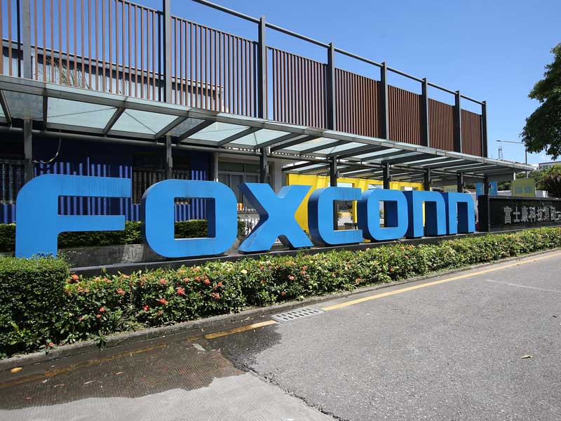 Разработчик iPhone Foxconn создает платформу для электромобилей с твердотельной батареей
