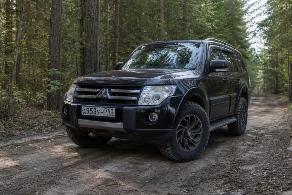 Резина и диски на Pajero 4: заводские размеры и что ставят владельцы